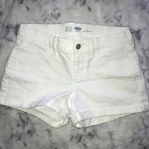 Old Navy - semi fitted white shorts